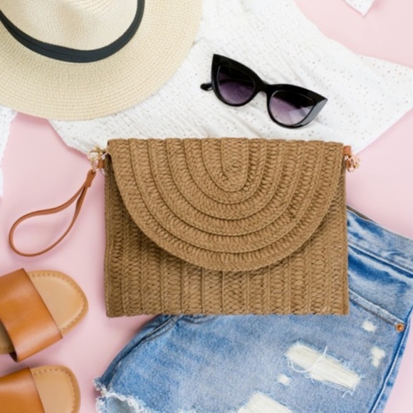 Straw Fold-Over Convertible Clutch - Picture 2 of 3